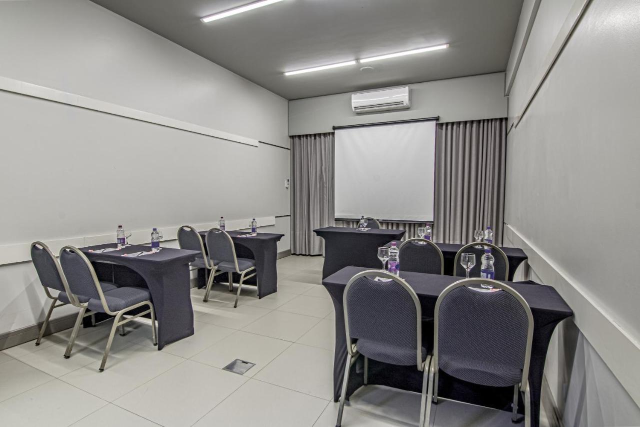 Hotel Deville Express Cascavel Cascavel  Zewnętrze zdjęcie